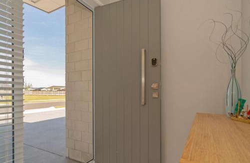 Whitianga Casa | Modern Beach Pad - Whitianga Holiday Home