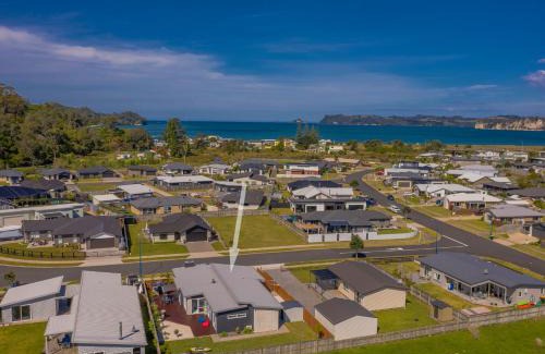 Whitianga Casa | Modern Beach Pad - Whitianga Holiday Home