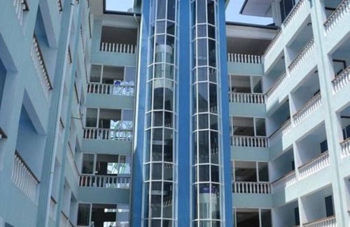 Bamburi Apartamento | Moderno apartamento estudio en la playa con aire acondicionado y balcón