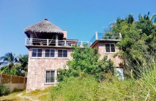 Tamarindos Villa | MODERN BEACH VILLA between La Punta & Zicatela