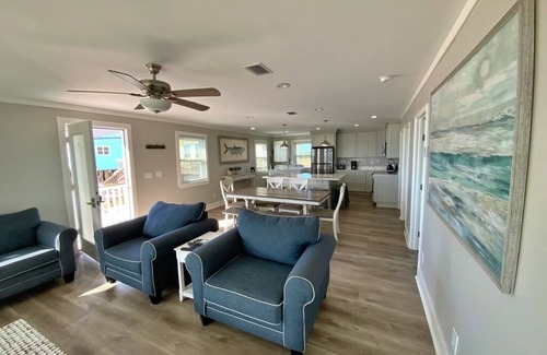 Southpointe Casa | Modern, Beachfront & Pet Friendly