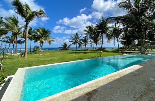 Cabarete Villa | Modern Beachfront Villa with 5 bedrooms - Kite Beach Cabarete