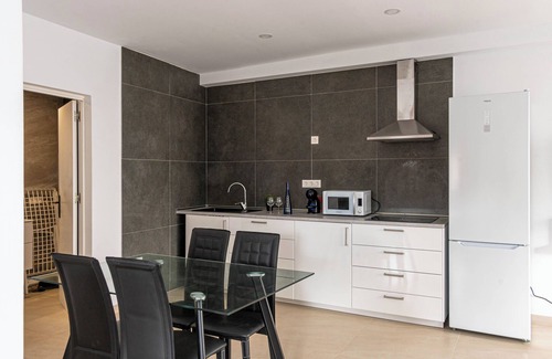 Arrieta Apartamento | Modern beachside apartment Punta Mujeres