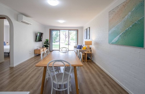 Surf Beach Casa | Modern Beachside Comfort 3 Minutes to the Beach