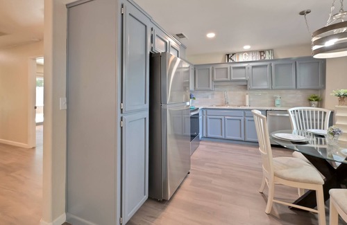 Yuba City Casa | Modern, Beachy 2 Bedroom Home - 2 Min To Hospital