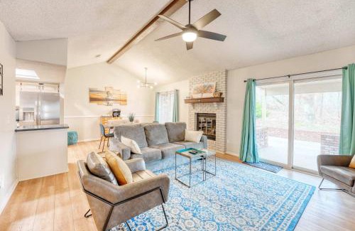 Bentonville Casa | Modern Bentonville Retreat - Sleeps 6 Near Trails