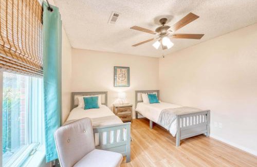 Bentonville Casa | Modern Bentonville Retreat - Sleeps 6 Near Trails
