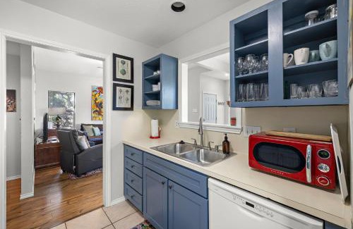Bouldin Casa | Modern Boho Hideaway