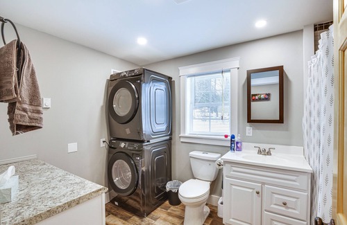 Bridgton Casa | Modern Bridgton Vacation Rental ~ 12 Mi to Slopes!