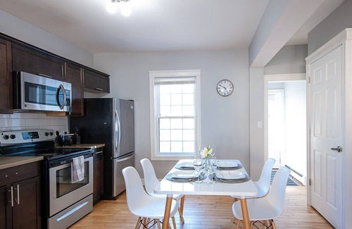 Charlottetown Casa | Modern bright 2bd steps from Downtown