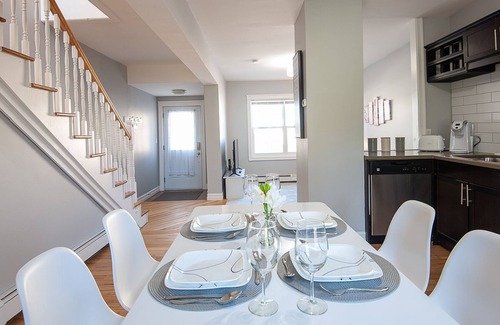 Charlottetown Casa | Modern bright 2bd steps from Downtown
