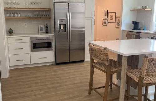Wade Hampton Casa | Modern & Bright 3-bedroom house in Greenville between airport & downtown w/ WiFi