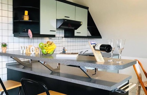 Kornhochheim Apartamento | ¡Apartamento moderno y luminoso con vistas a Wachsenburg en Erfurter Kreuz / A4!