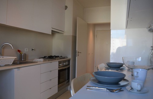 Casal da Ladeira Apartamento | Modern & Bright by Homing