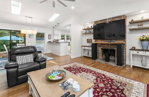 Lavista Park Casa | Modern, bright, convenient, peaceful