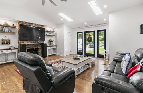 Lavista Park Casa | Modern, bright, convenient, peaceful