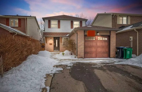 Mississauga Apartamento | Modern bsmt apmt | King & sofa bed | Free parking