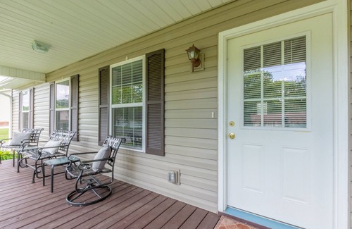 Thomasville Casa | Modern build w/ grill and front porch | 12 mi. to HPU | Pack n' Play