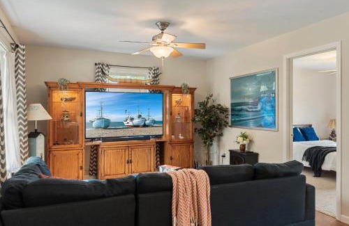 Springfield Casa | Modern Bungalow Home with Mid-Century Flair