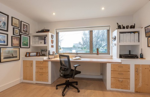 Rush Casa | Modern bungalow on the water, near airport and Dublin.