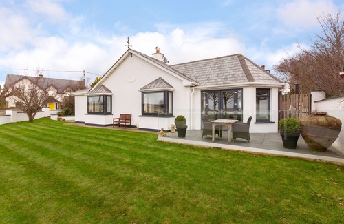 Rush Casa | Modern bungalow on the water, near airport and Dublin.