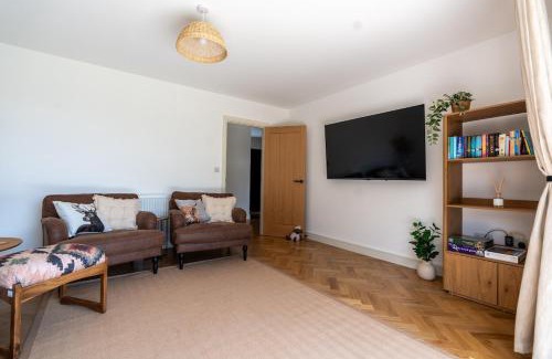 Brecon Casa | Modern Bungalow Views of Pen y Fan