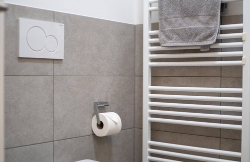 West Apartamento | Modern business Apartment with gym and bike