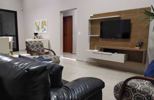 Aguas de Santa Barbara Casa | Modern country house in a resort in the interior of São Paulo