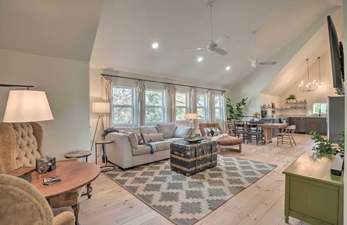 Eagle Rock Cabaña | Modern Cottage Escape On Table Rock Lake!