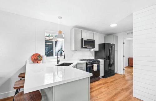 Dunsmuir Cabina | Modern Cabin (Alder)