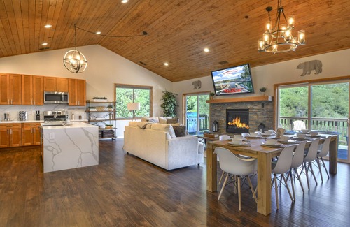 Lake Arrowhead Casa | Modern Cabin An Endless View! + Game Room