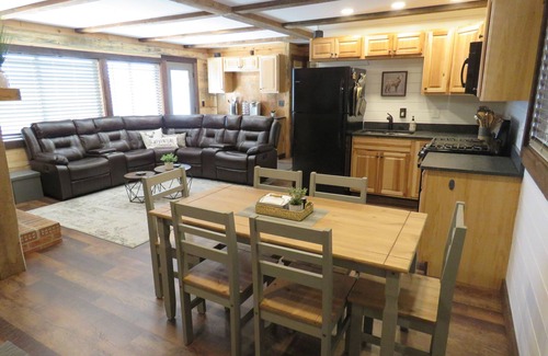 Broadway Cabina | Modern Cabin at the End of the Road, SLIDE, SHUFFLEBOARD!