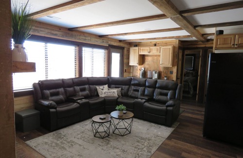 Broadway Cabina | Modern Cabin at the End of the Road, SLIDE, SHUFFLEBOARD!