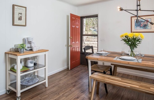 Hendersonville Casa | Cabaña moderna: cerca de senderos para caminatas / ciclismo y del centro
