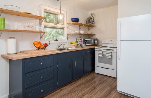Hendersonville Casa | Cabaña moderna: cerca de senderos para caminatas / ciclismo y del centro