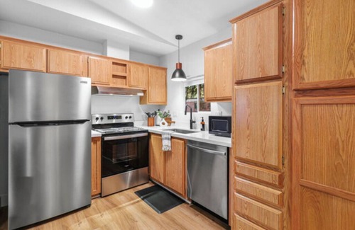 Dunsmuir Cabina | Modern Cabin (Hawthorne)