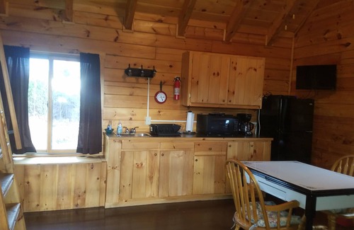 East Corinth Cabina | Cabina moderna, amplio espacio interior, rampa para sillas de ruedas, capacidad para 6 personas.