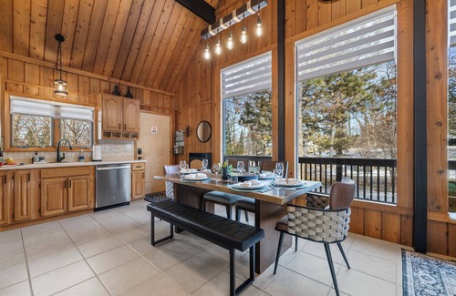 Twin Lakes Cabina | Modern Cabin located near Lake Mary Twin Lakes, WI- Game Room