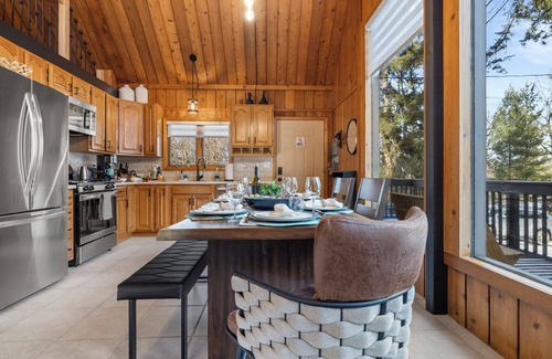 Twin Lakes Cabina | Modern Cabin located near Lake Mary Twin Lakes, WI- Game Room