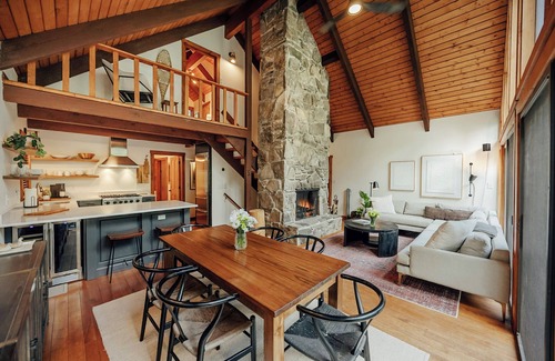 Weston Casa | Modern cabin oasis close to Stratton, Okemo, Bromley and Magic