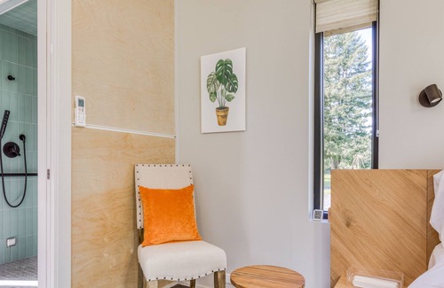 Stevenson Casa | Modern cabin, river view, geothermal hot tub, indoor steam sauna & great deck