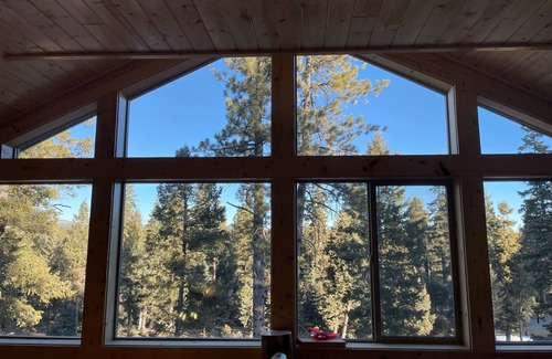 Duck Creek Village Cabina | Modern Cabin w/ Hot Tub, Swings, Fire Pit, & Kayaks