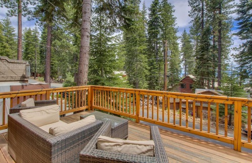Carnelian Bay Casa | Cabaña moderna / pie del lago Tahoe / Acceso a Todos Tahoe Resorts