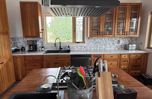 Hartsel Cabina | Modern cabin with WiFi, bordering Pike National Forest.