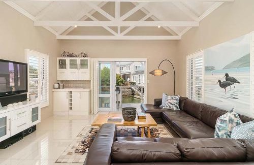 Knysna Casa | Modern Canal Lifestyle