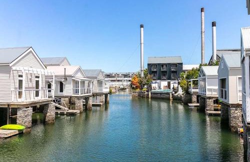 Knysna Casa | Modern Canal Lifestyle