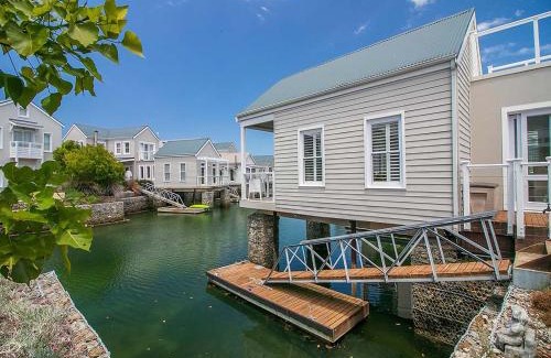 Knysna Casa | Modern Canal Lifestyle