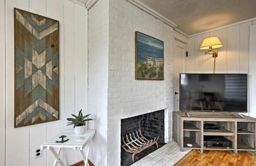 West Hyannisport Casa | Modern Cape Cod Cottage Walk to Craigville Beach