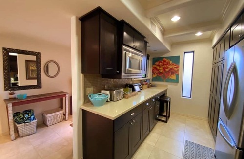 Baristo Condominio | Modern Casita Comfort near the Heart of Town