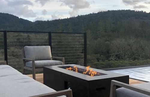 Calistoga Cabaña | Elegante casa de huéspedes 'Modsita': "¡Las mejores vistas en Calistoga!"